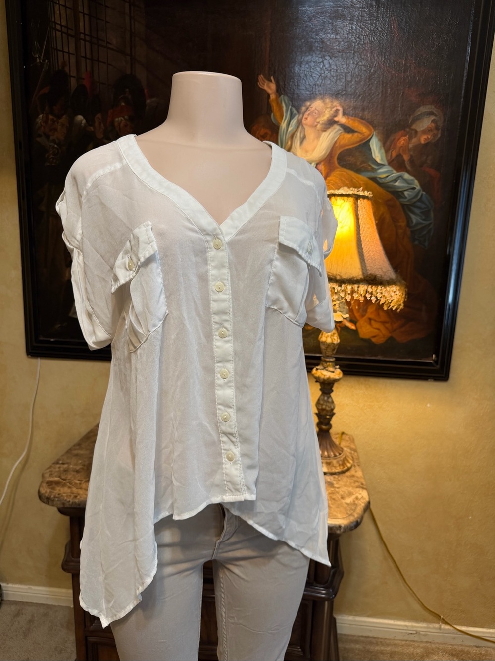 Forever 21 White Button-Front V-Neck Short Sleeve Blouse